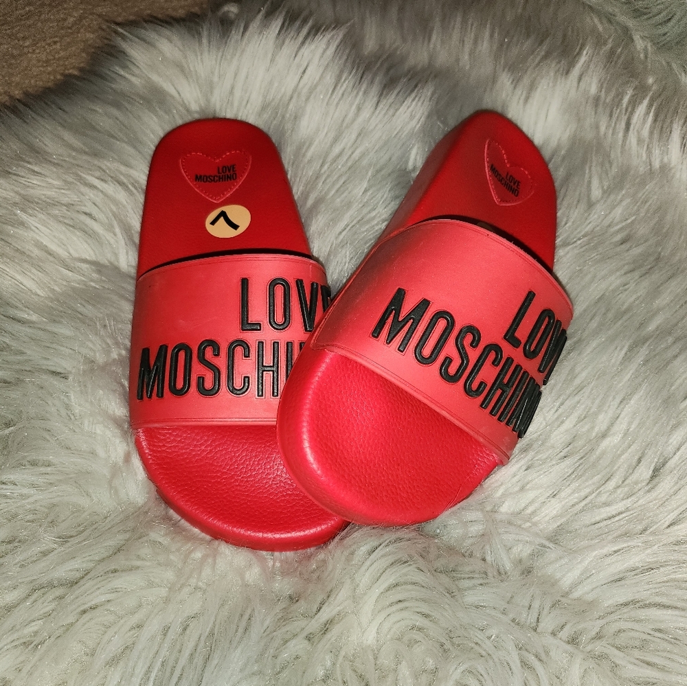 Moschino Slides